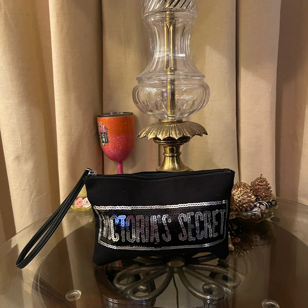 Victoria's Secret please check all picture of condition - Picture 3 of 17